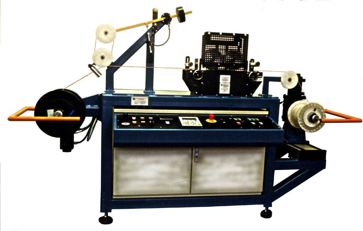 Winding machine for fiber optic conductors, type UM-A450